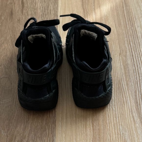 Nike Huarache - (Black) Kids Size 12C - Picture 2 of 4